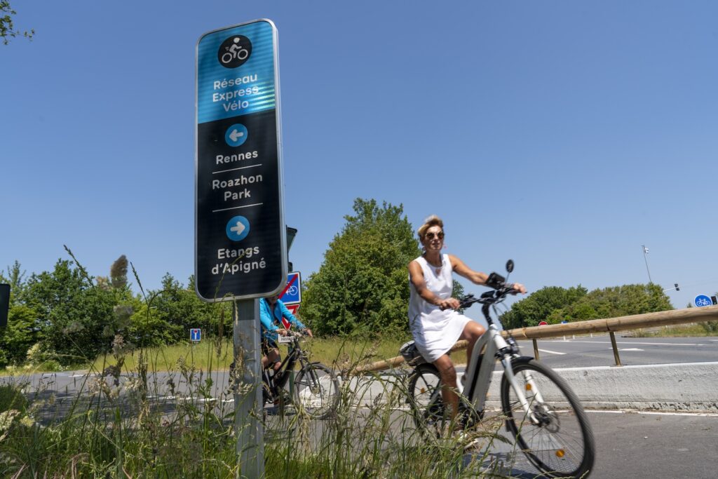 Le réseau Express Vélo de Rennes Métropole est un réseau de 104 kilomètres de pistes cyclables