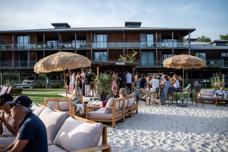 Terrasse sur le sable