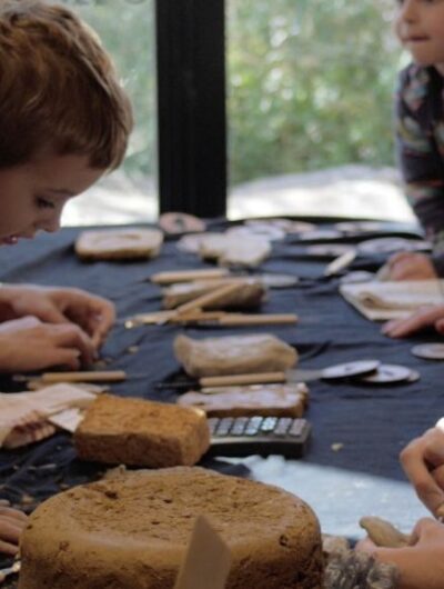 Atelier Georges maquette enfant : le futur de l'ancienne halle industrielle