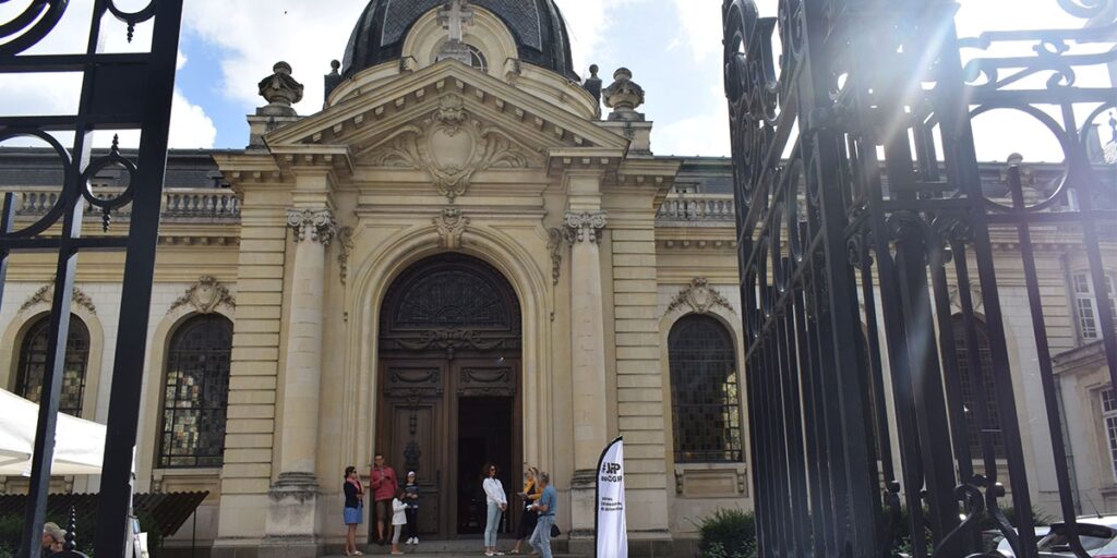 Entrée de la chapelle du centre hospitalier