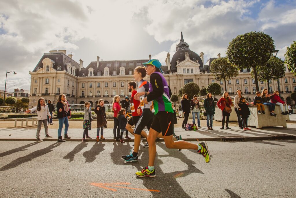 Participantes du Marathon Vert devant le palais de la République