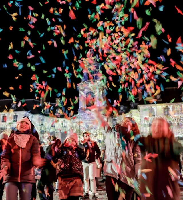 Enfants célébrant le passage à la nouvelle année