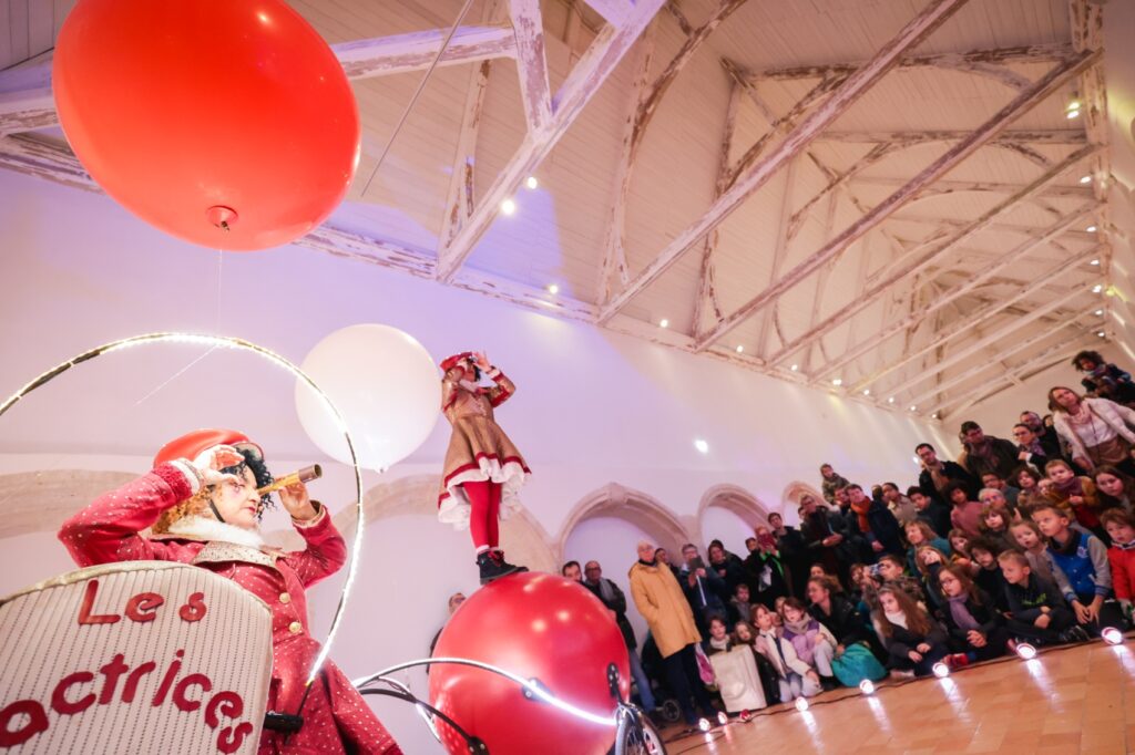 Animation des Factrices de Noël pendant les ouvertures du cloître de décembre 2024