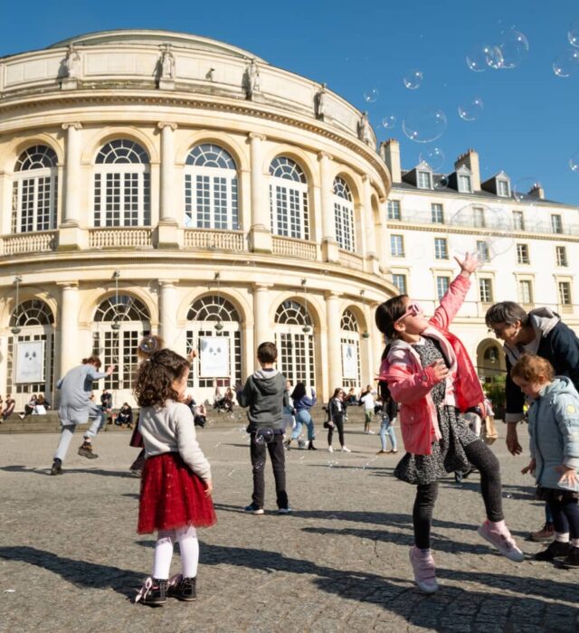 place-de-la-mairie-rafaelperezkamaleon