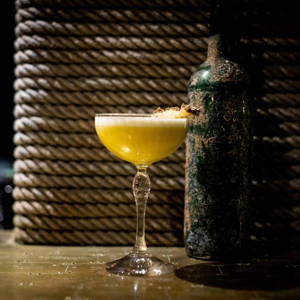 Cocktail au Speakeasy