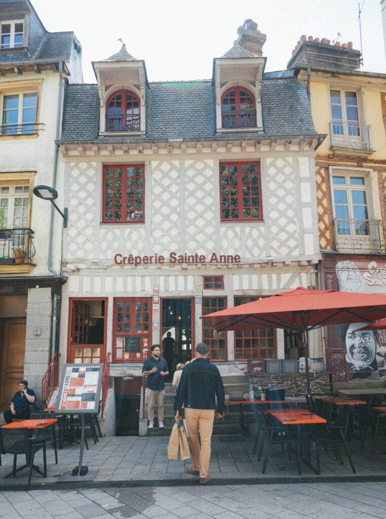 Terrasse de la Crêperie Sainte-Anne