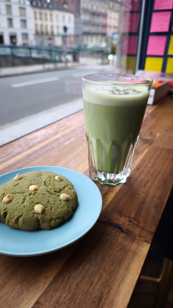 Cookie et boisson chaude