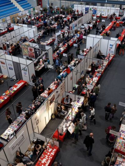 Vue du salon des livres du festival Rue des livres aux Cadets de Bretagne à Rennes